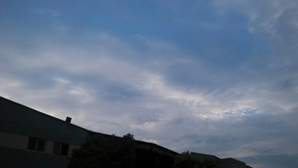 藍天白雲的廠區 藍天白雲的廠區