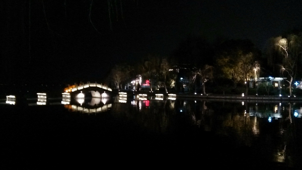 杭州西湖小橋夜景