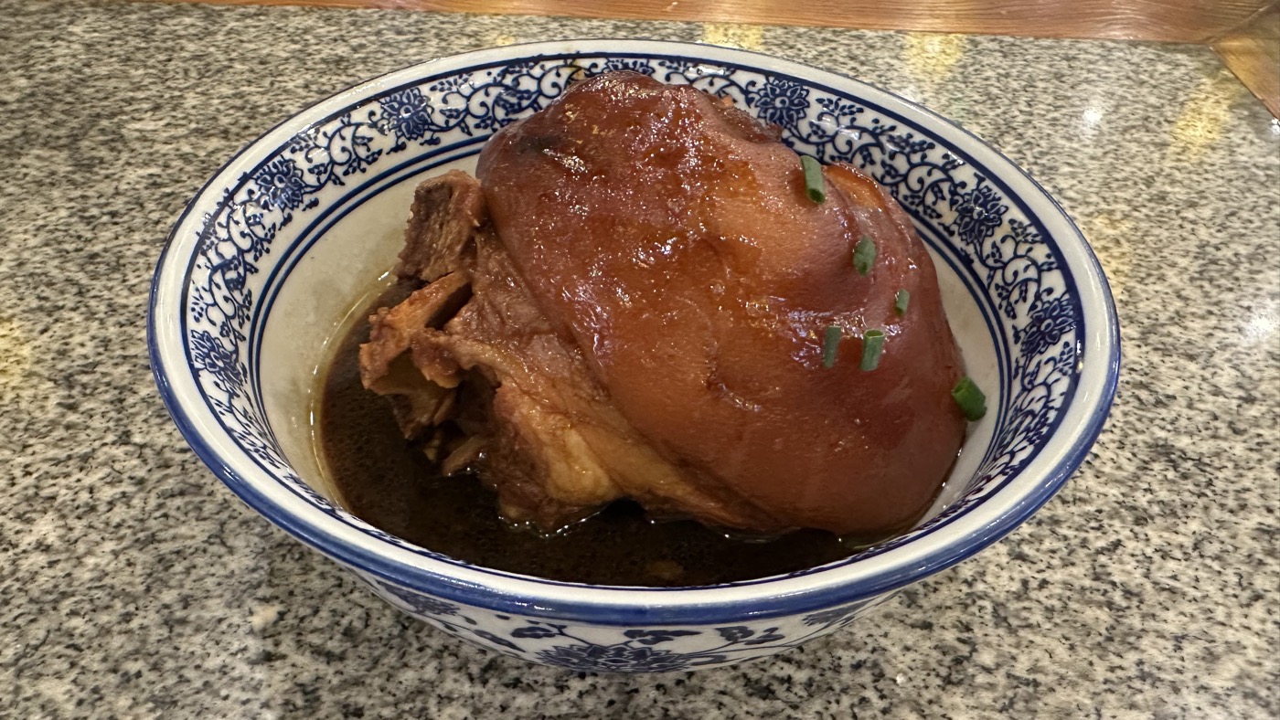 五、沈廳酒家萬三蹄2