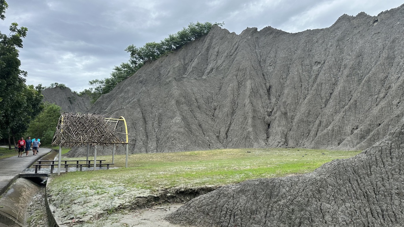 田寮月世界秘境：3條步道走過最荒涼的惡地