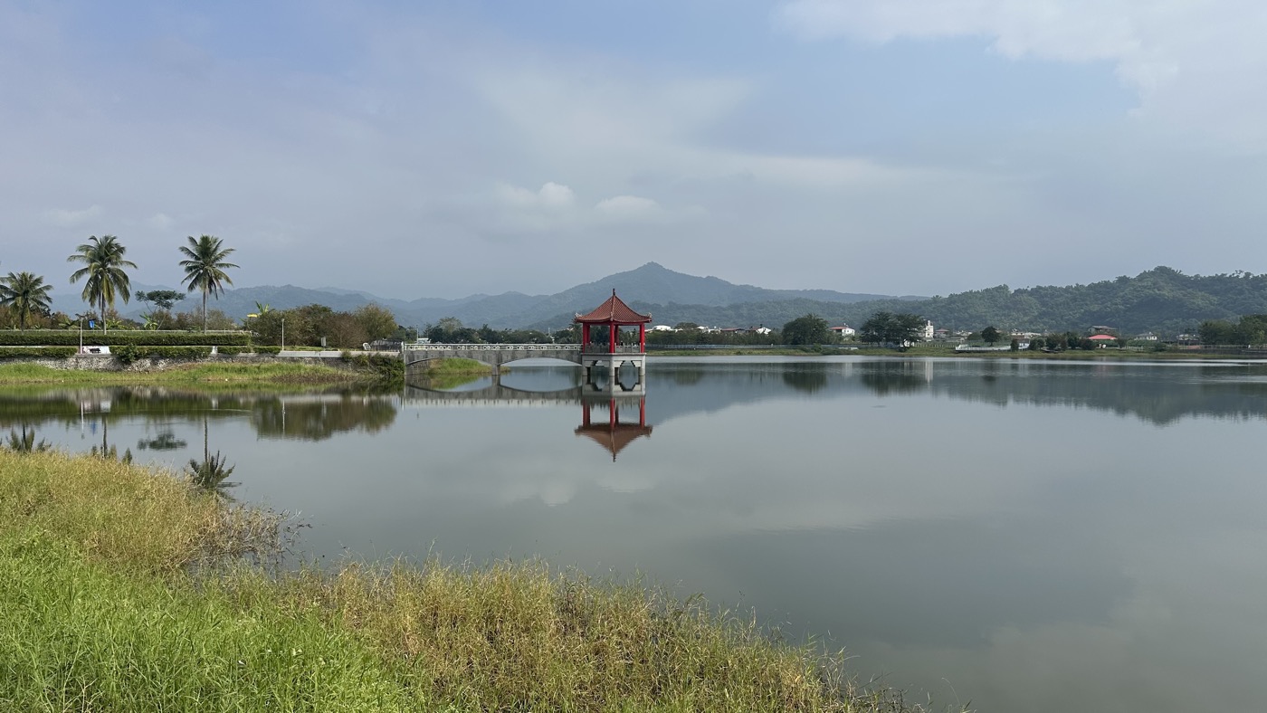 3.山腳下美濃湖1