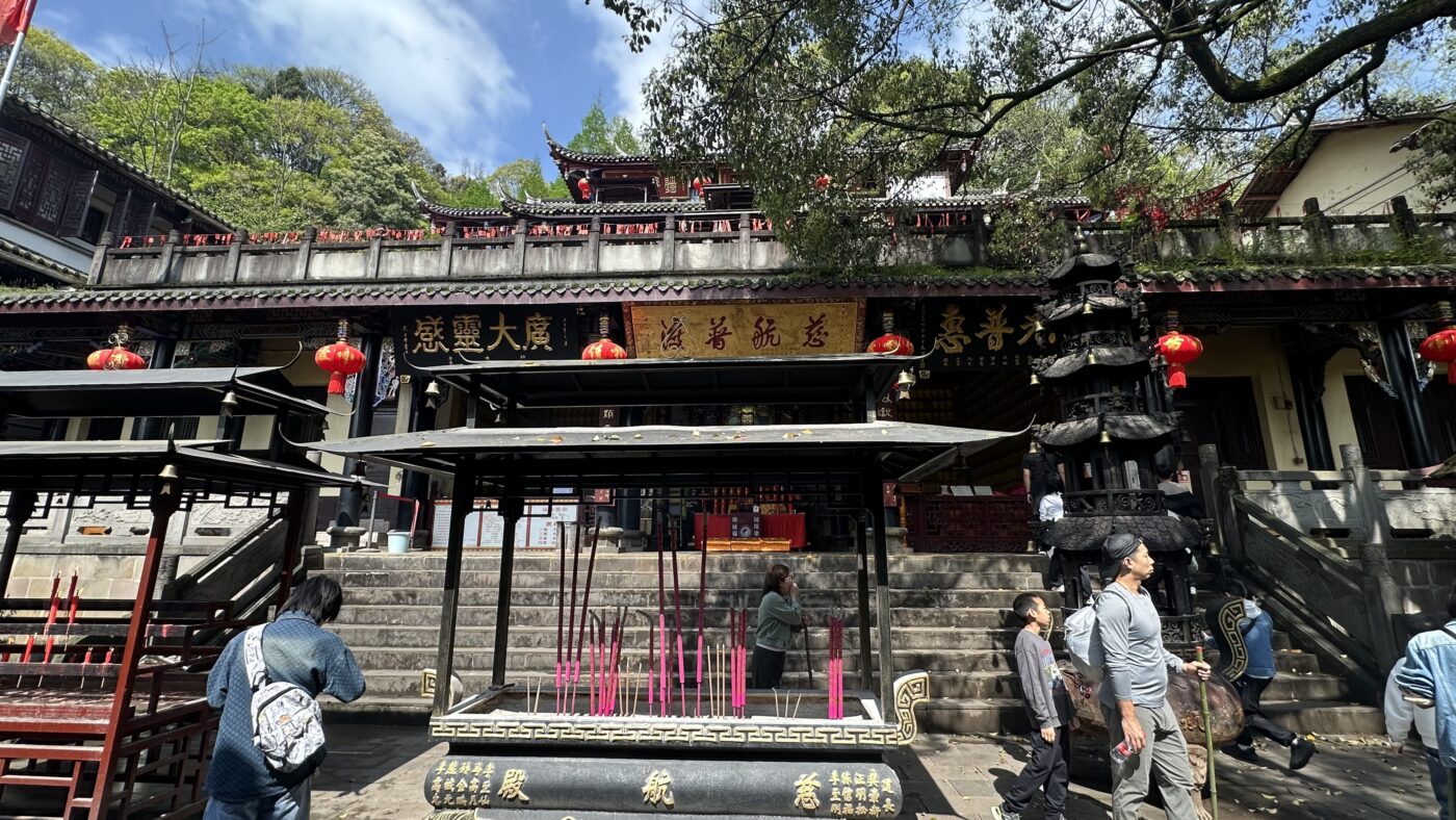 四、青城山景點介紹：倚山而建的許多知名道觀2