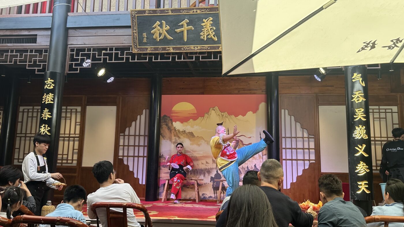 八、四川成都必看表演：喝茶看川劇變臉2