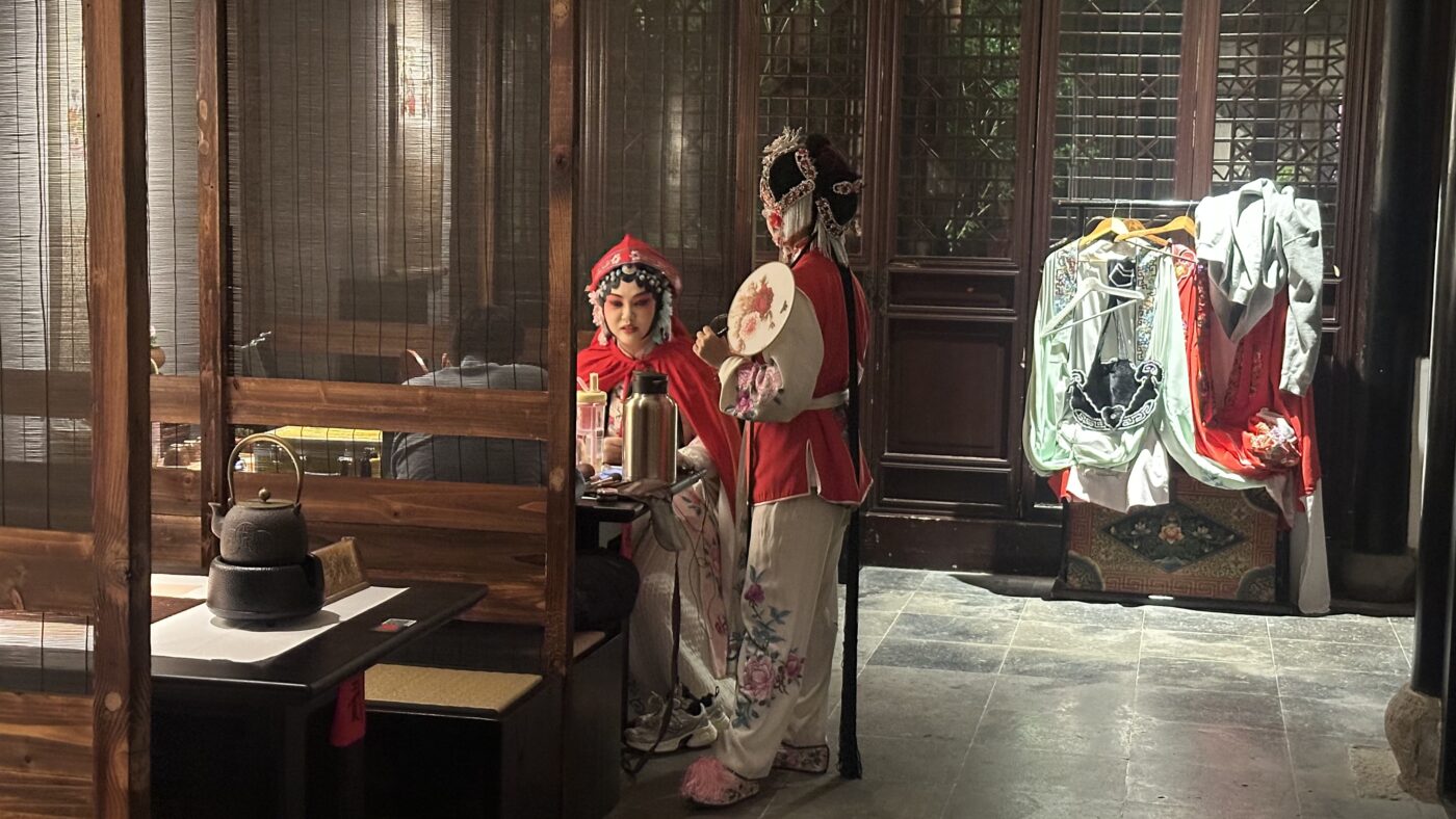 二、步步嬌：梳妝出門，春情初動2