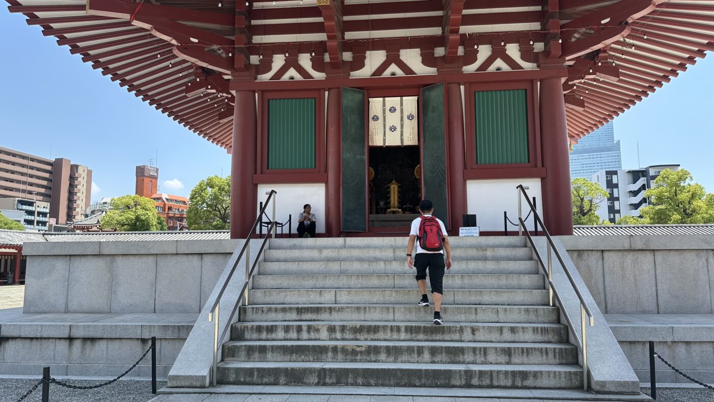 三、四天王寺五重塔可以登嗎？脫鞋走到五樓的實際體驗2