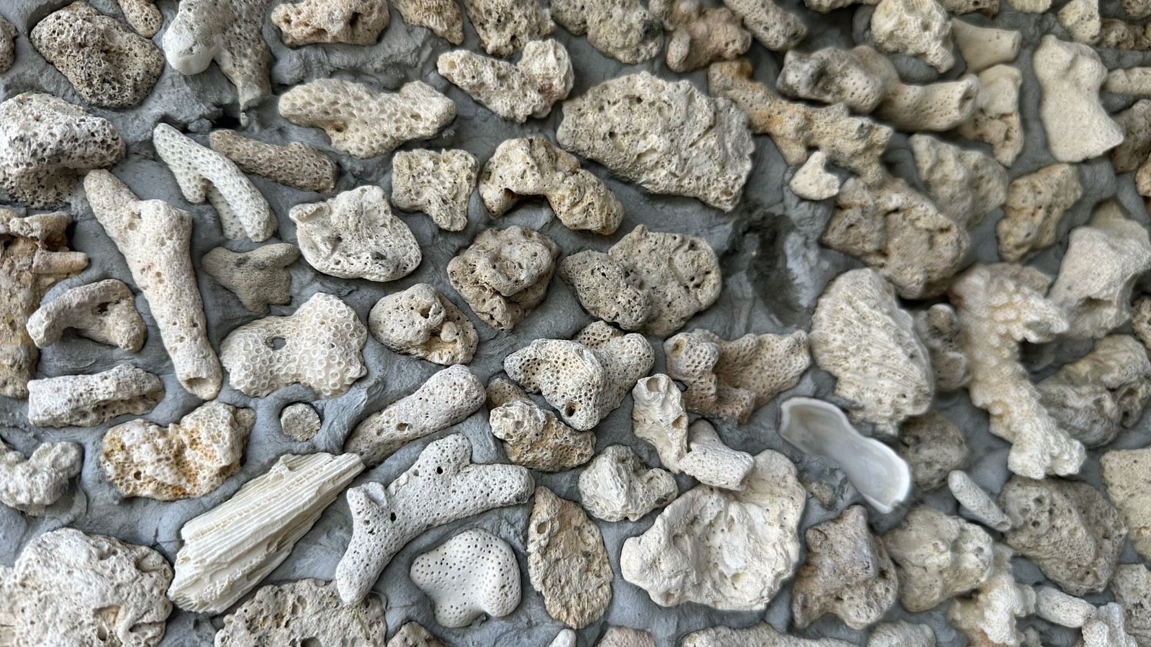 石頭廟牆面珊瑚與貝殼拼貼特寫實拍