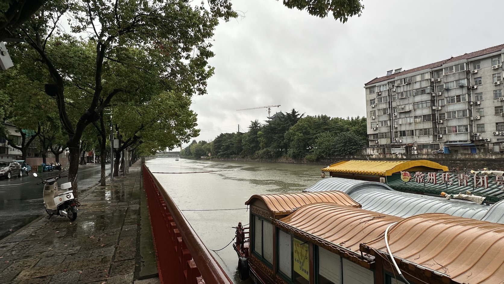 京杭大運河常州段河道與停靠的船隻