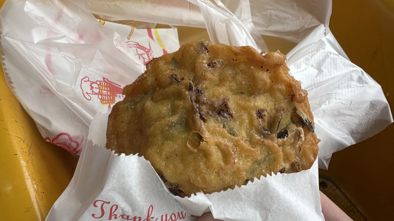 吳家蚵嗲：裝在紙袋裡的金黃酥脆蚵嗲
