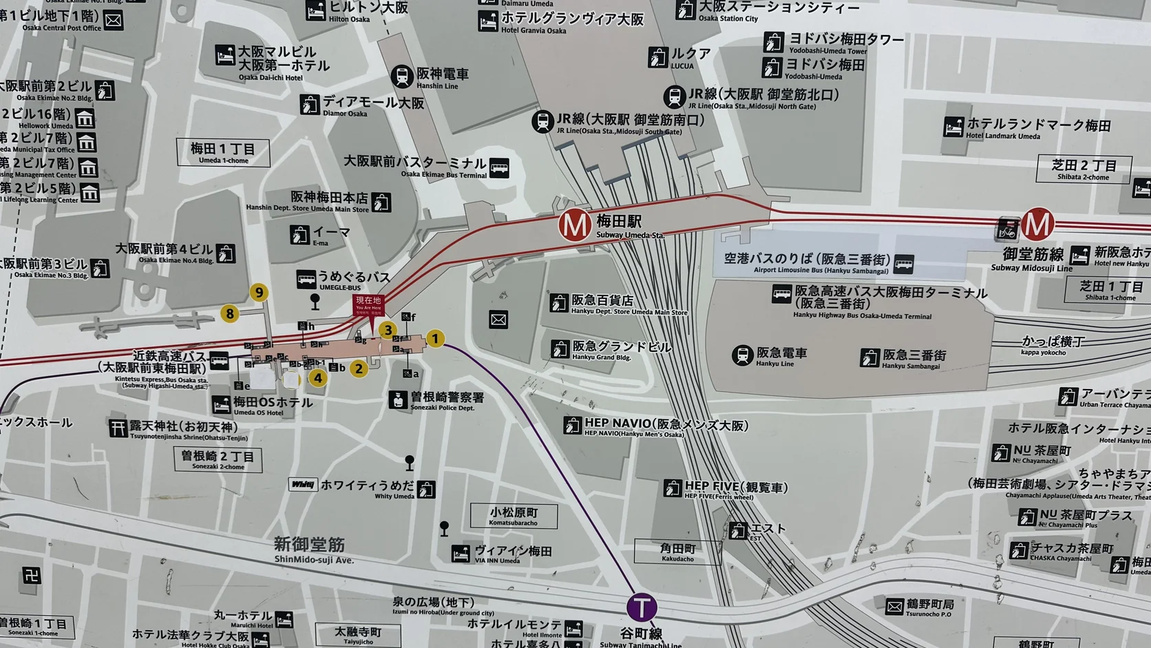 梅田車站周邊的區域地圖，可以看到 HEP FIVE 與エスト（EST）的相對位置