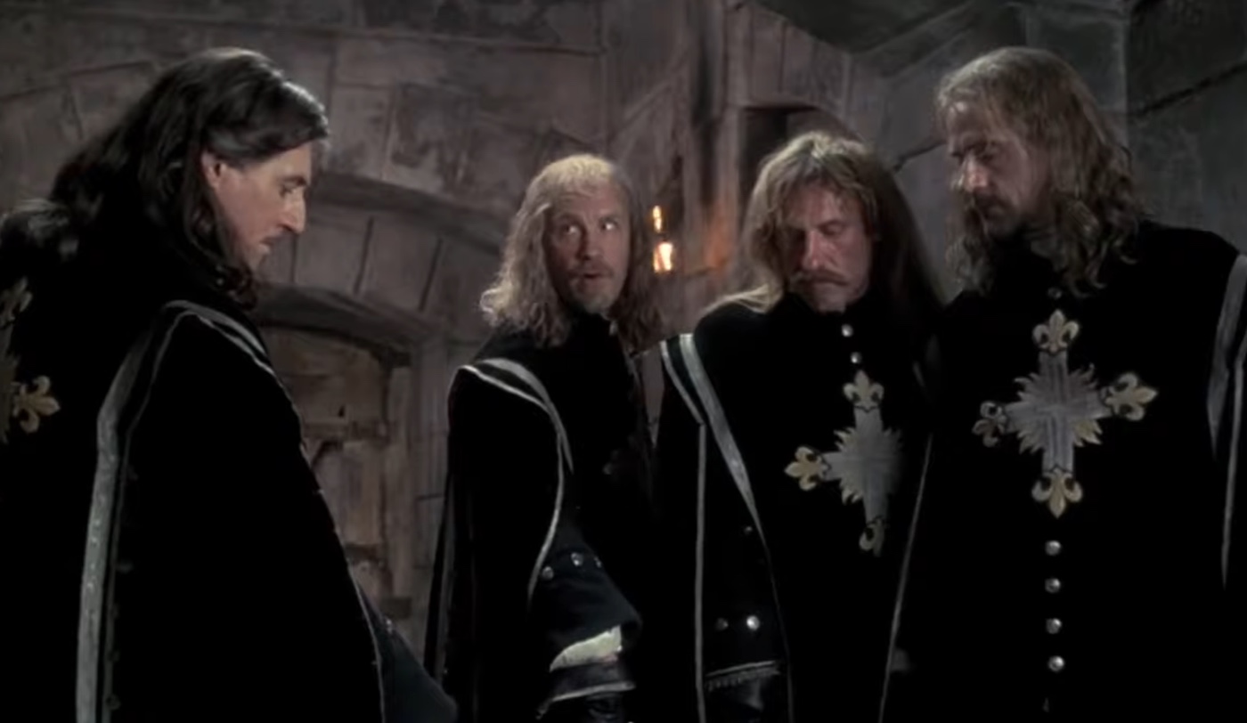 四、鐵面人三劍客:表面俠客與私自動機