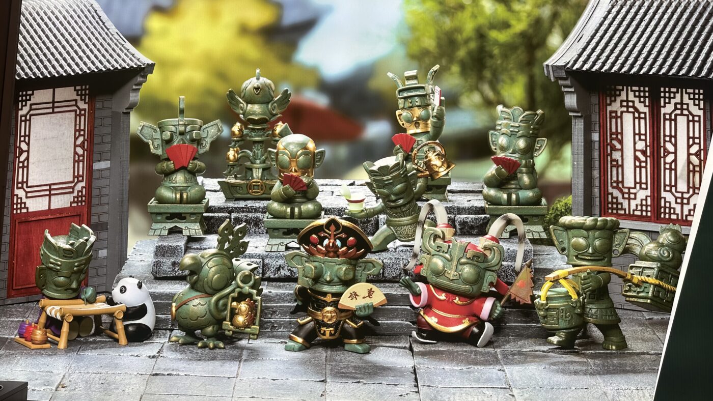 七、三星堆博物館紀念品：熱門公仔神鳥啾啾3