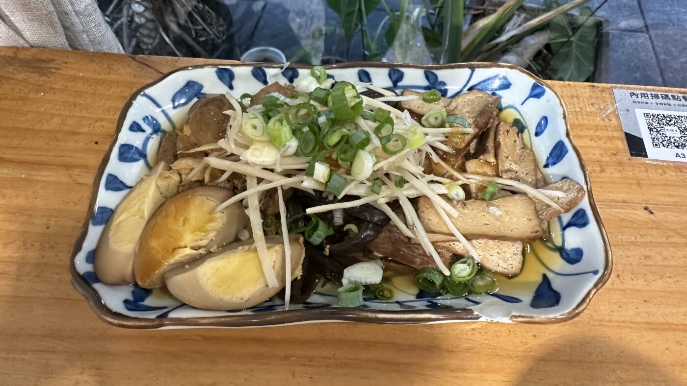 三、不能忽略的小菜與自助調味2