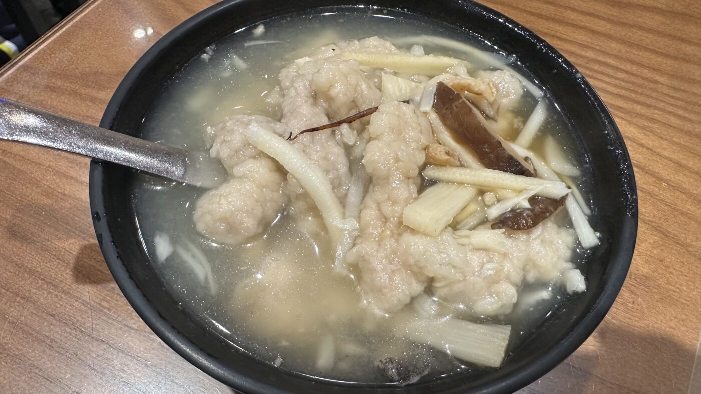 三元號魚翅肉羹:真正迷人的是甜潤厚實的整碗羹