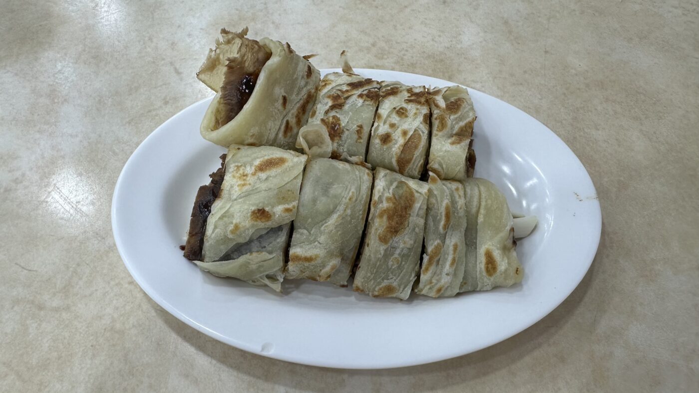 斤餅包牛肉:不輸牛肉麵的招牌特色