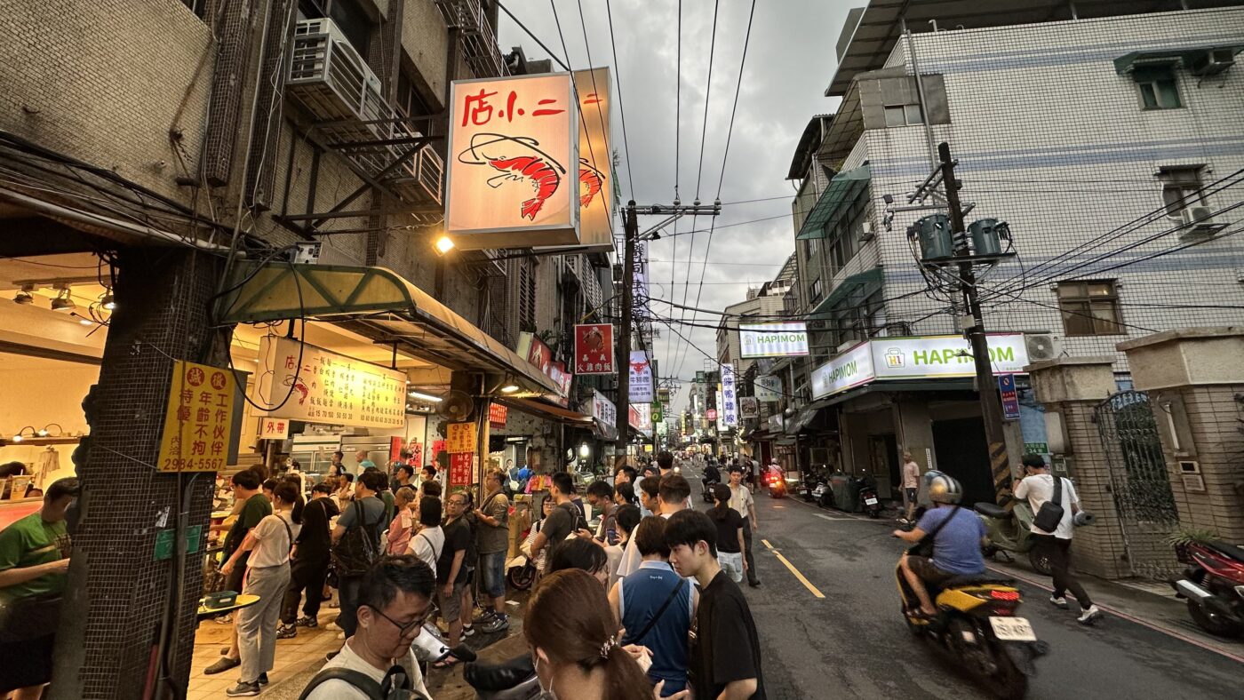 七、店內環境與排隊實測:晚餐尖峰要等多久