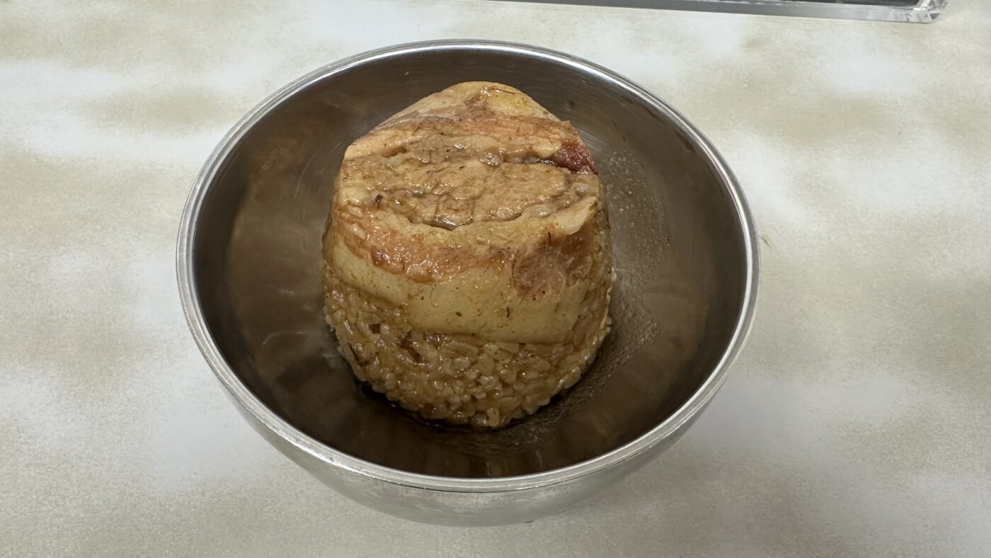 大橋頭筒仔米糕實吃:光吃糯米飯就值得細細品嚐
