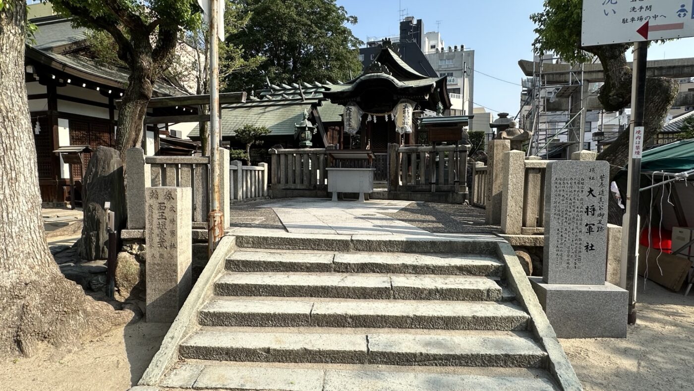 五、攝社末社為什麼像神社裡的小神社